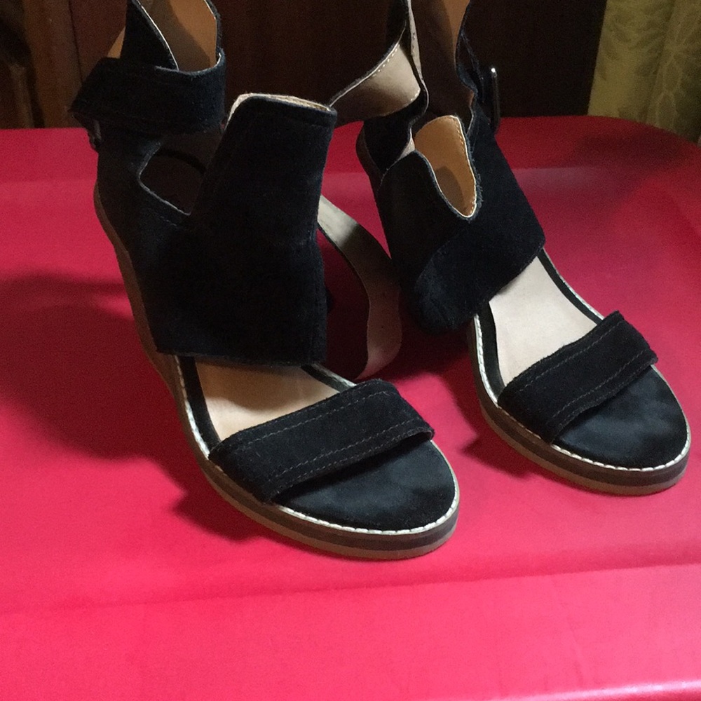 Kelsi Dagger Black Suede Sandal